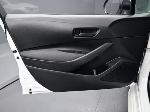 Used 2023 Toyota Corolla LE FWD image 9
