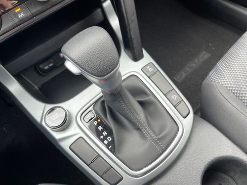 Used 2025 Kia Seltos LX AWD/4WD image 24