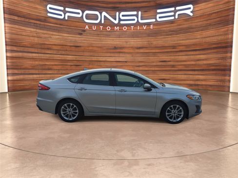 Used 2020 Ford Fusion SE image 6
