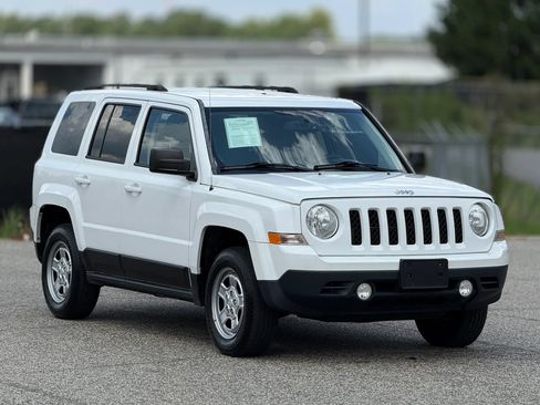 Used 2016 Jeep Patriot Sport w/ Power Value Group AWD/4WD image 1