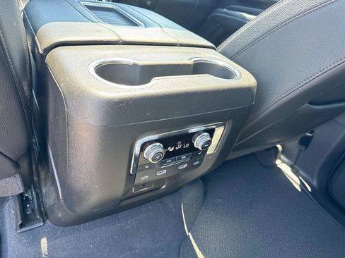 Used 2024 GMC Yukon XL Denali w/ Advanced Technology Package AWD/4WD image 25