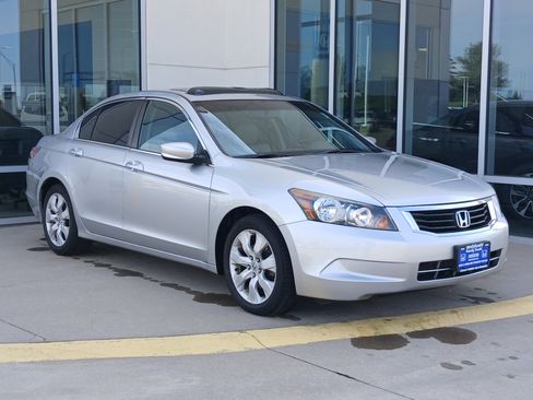 Used 2010 Honda Accord EX-L image 4