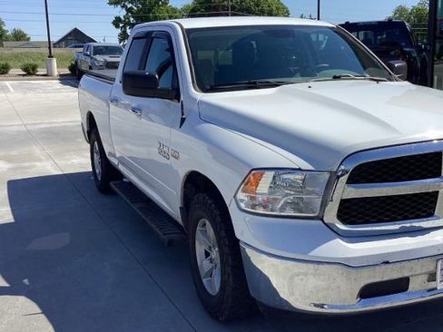 Used 2018 RAM 1500 Classic SLT AWD/4WD image 1