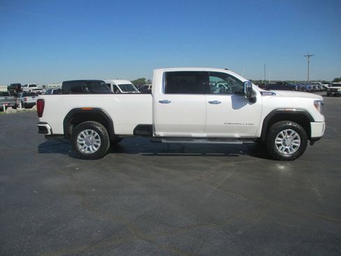 Used 2022 GMC Sierra 3500 Denali image 4