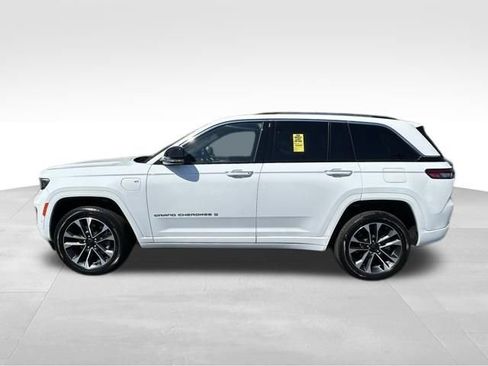 Used 2023 Jeep Grand Cherokee Overland AWD/4WD image 3