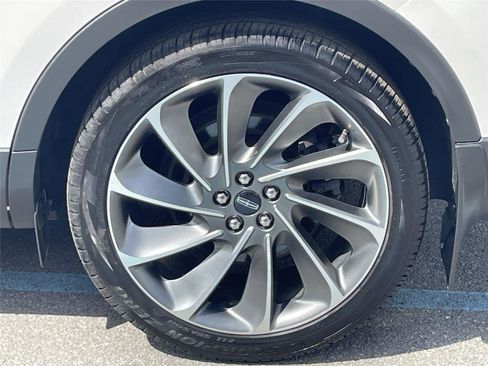 Used 2019 Lincoln Nautilus Reserve w/ Ultimate Package image 11