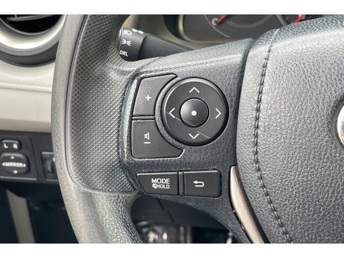 Used 2013 Toyota RAV4 LE FWD image 33