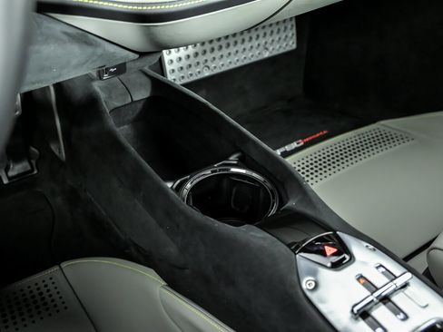 Used 2023 Ferrari SF90 Stradale image 41