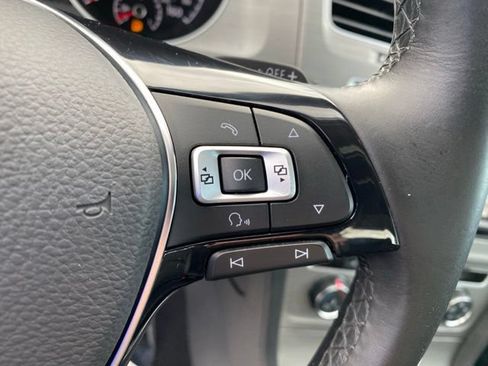 Used 2016 Volkswagen Golf SE FWD image 19