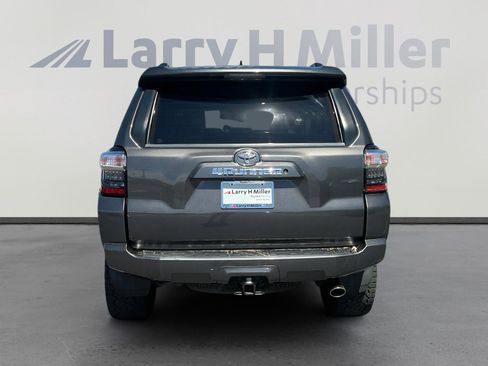 Used 2019 Toyota 4Runner SR5 AWD/4WD image 4