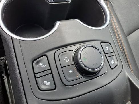 Used 2021 GMC Terrain SLT w/ LPO, Floor Liner Package AWD/4WD image 26