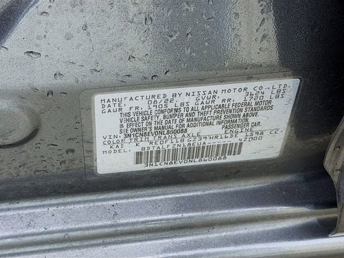 Used 2022 Nissan Versa SV image 32