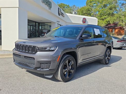 Used 2021 Jeep Grand Cherokee L Laredo image 9