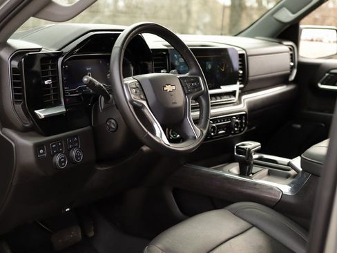 Used 2024 Chevrolet Silverado 1500 LTZ image 9