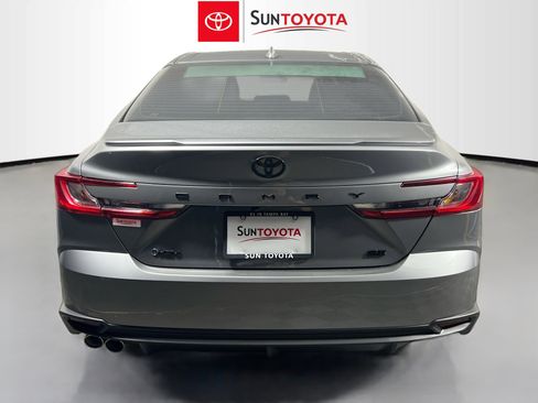 Used 2026 Toyota Camry SE FWD image 5