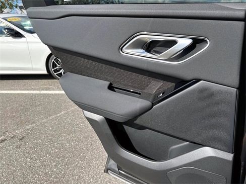 New 2025 Land Rover Range Rover Velar Dynamic SE image 14