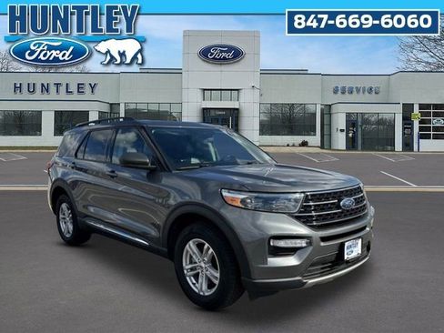 Used 2023 Ford Explorer XLT w/ Equipment Group 202A image 4