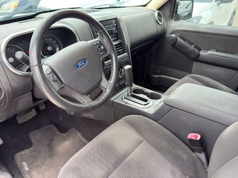 Used 2010 Ford Explorer XLT RWD image 8