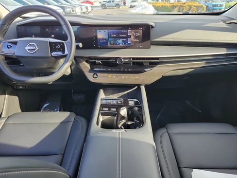 Certified 2025 Nissan Murano SV image 9