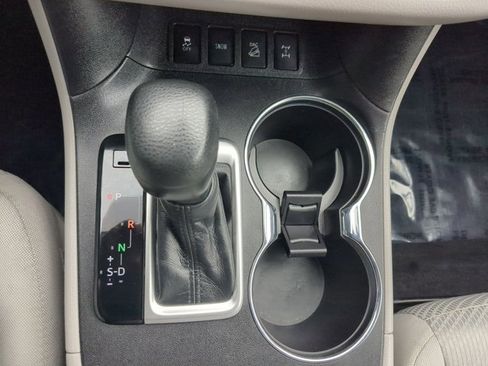 Used 2019 Toyota Highlander LE image 17