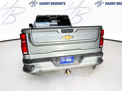 Used 2025 Chevrolet Silverado 3500 High Country AWD/4WD image 9