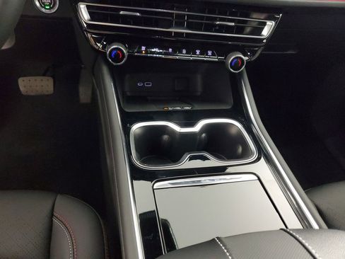 New 2026 Chevrolet Traverse RS w/ LPO, Floor Liner Package FWD image 22