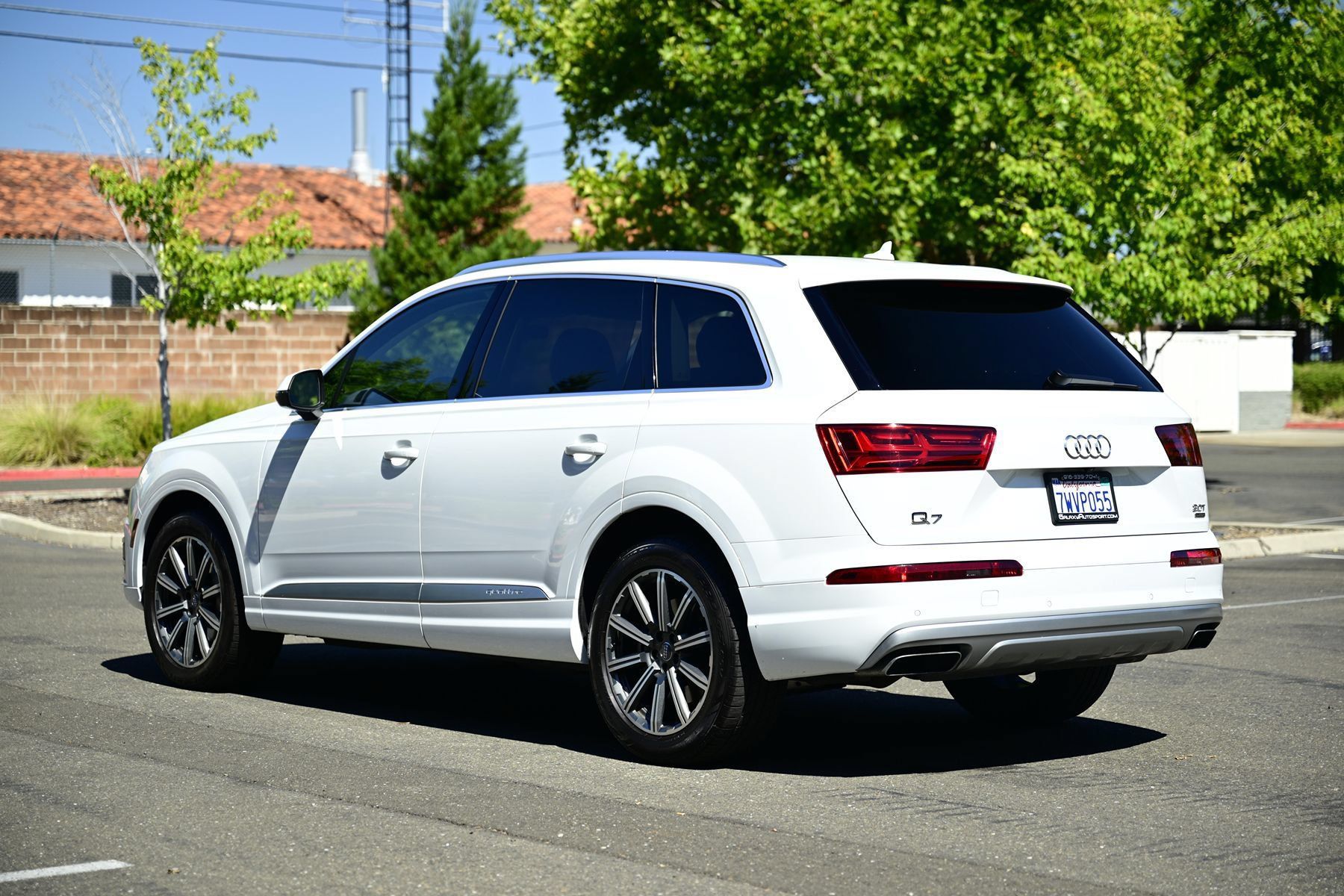 Used 2017 Audi Q7 3.0T Premium Plus w/ Premium Plus Package AWD/4WD image 7