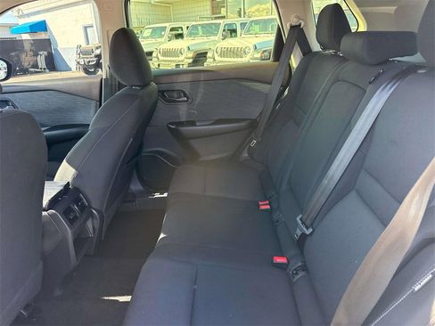 Used 2023 Nissan Rogue S image 8