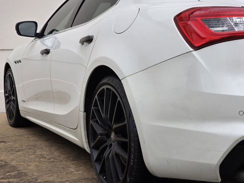 Used 2018 Maserati Ghibli S GranSport image 43