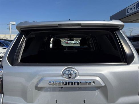 Used 2016 Toyota 4Runner SR5 RWD image 26