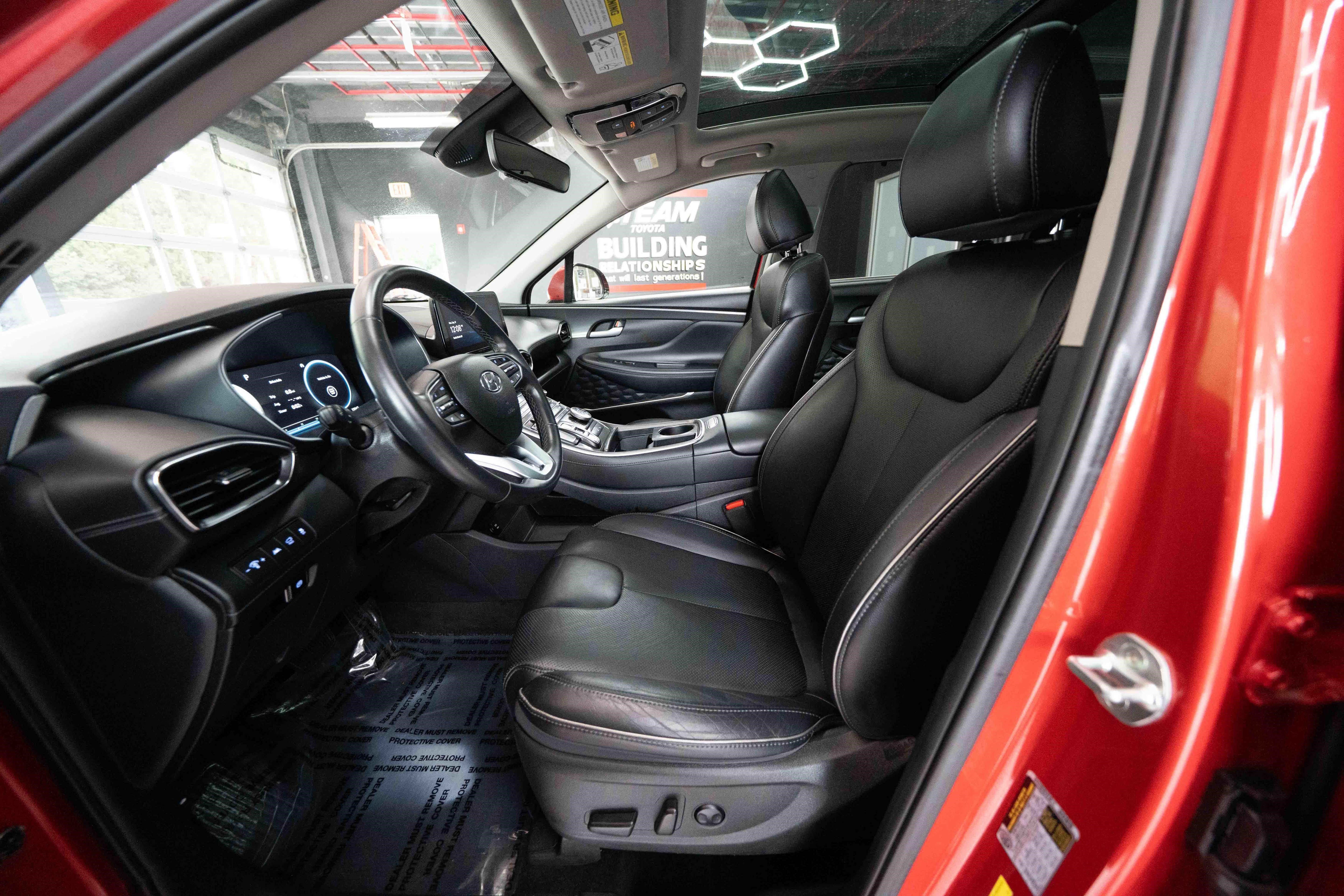 Used 2022 Hyundai Santa Fe SEL w/ Convenience + Premium Package AWD/4WD image 9