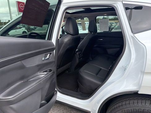 Certified 2025 Nissan Murano SL image 19