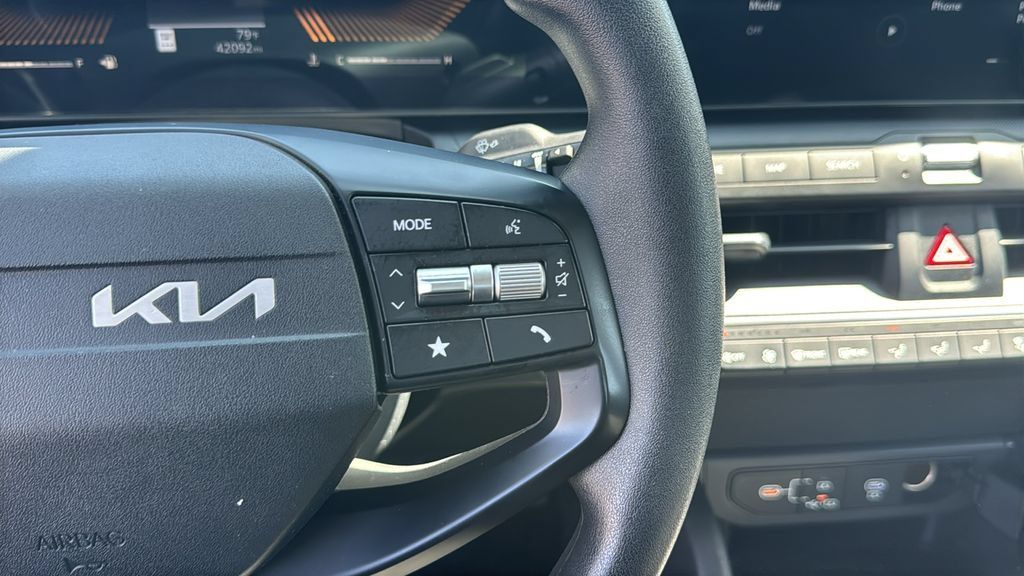 Used 2025 Kia K4 FWD image 19