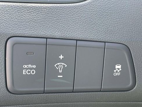 Used 2014 Hyundai Elantra SE FWD image 17