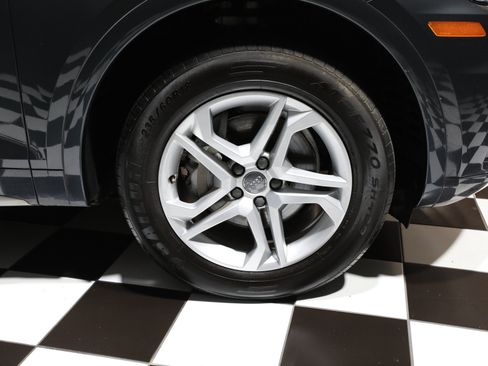 Used 2019 Audi Q5 2.0T Premium w/ Convenience Package AWD/4WD image 28