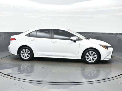 Used 2024 Toyota Corolla LE FWD image 7