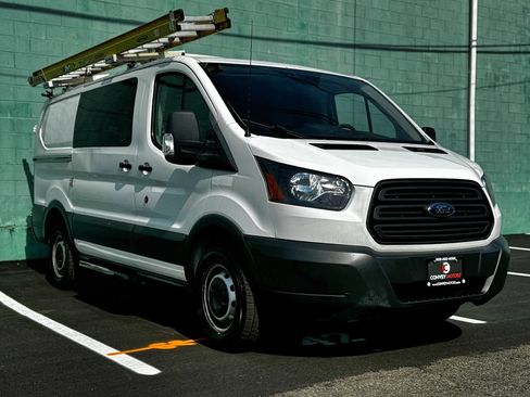 Used 2018 Ford Transit 250 130 Low Roof RWD image 4