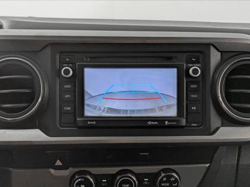 Used 2017 Toyota Tacoma SR5 RWD image 29