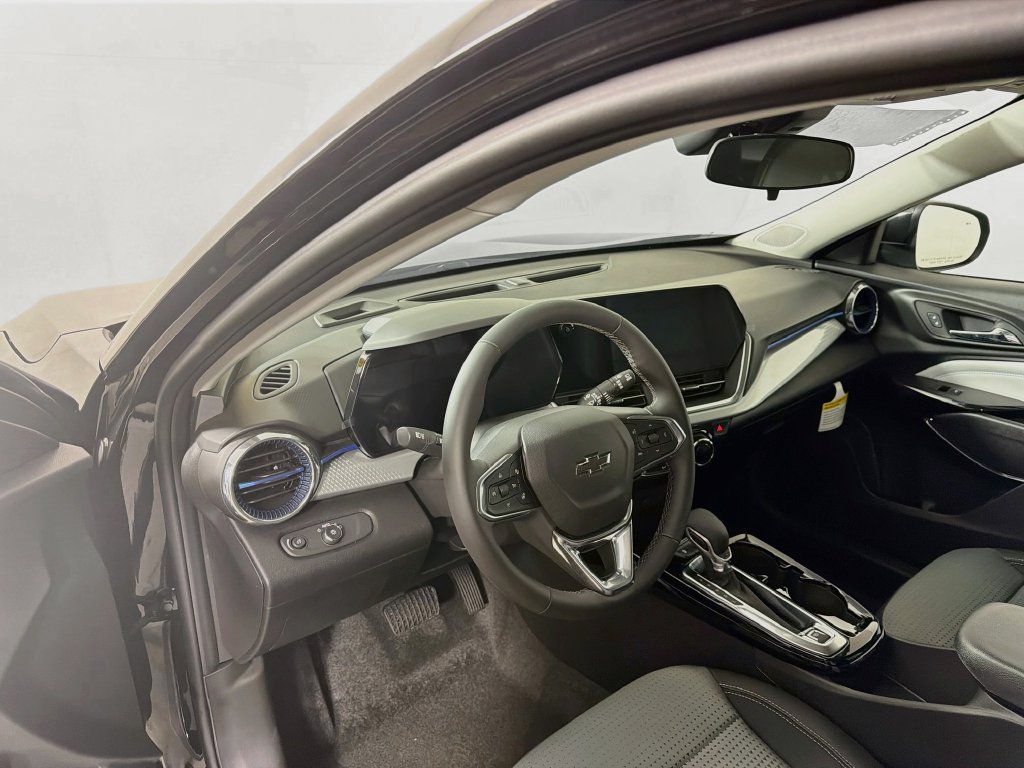 New 2026 Chevrolet Trax LT w/ Driver Confidence Package FWD image 9