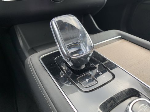 Used 2025 Volvo XC90 B6 Plus image 26