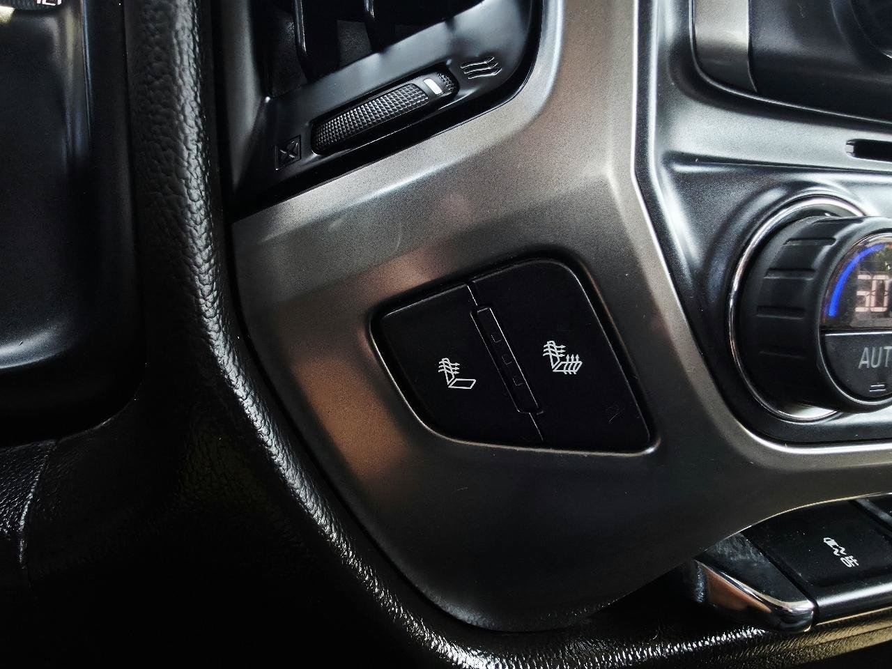 Used 2018 Chevrolet Silverado 1500 LT w/ All Star Edition AWD/4WD image 38