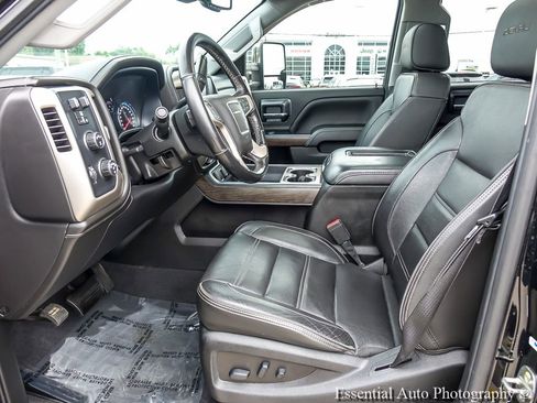 Used 2019 GMC Sierra 2500 Denali w/ Duramax Plus Package AWD/4WD image 10