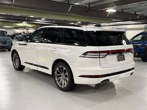 Used 2026 Lincoln Aviator AWD w/ Jet Appearance Package image 4
