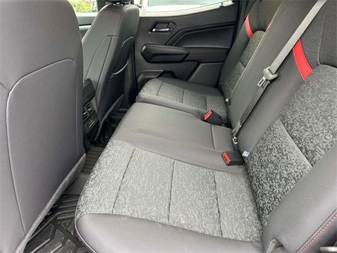 Used 2025 Chevrolet Colorado Z71 w/ Technology Package image 11