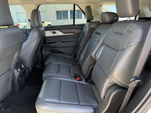 Certified 2025 Ford Explorer Active w/ Active Comfort Package image 26