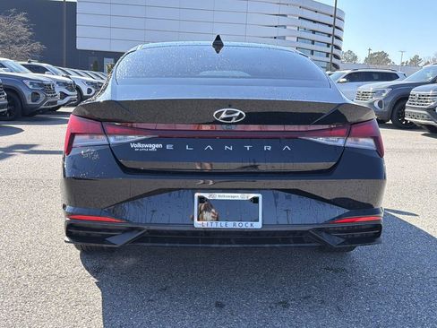 Used 2023 Hyundai Elantra SEL image 4
