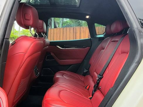 Used 2019 Maserati Levante AWD/4WD image 5