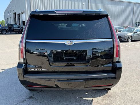 Used 2020 Cadillac Escalade Platinum image 19