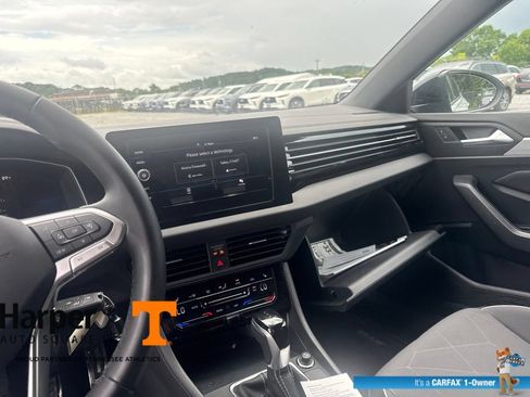 Used 2025 Volkswagen Jetta Sport FWD image 16