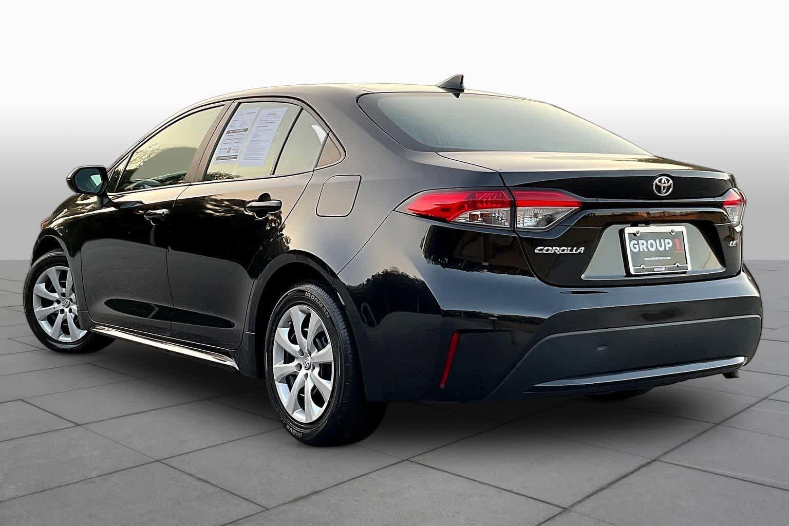Used 2021 Toyota Corolla LE FWD image 12